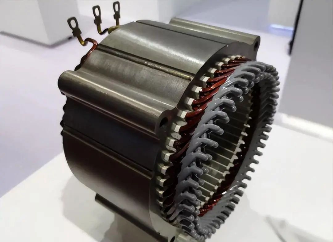 與圓形電機相比，為什么扁線電機更適合新能源汽車領(lǐng)域？—AIP艾普.jpg