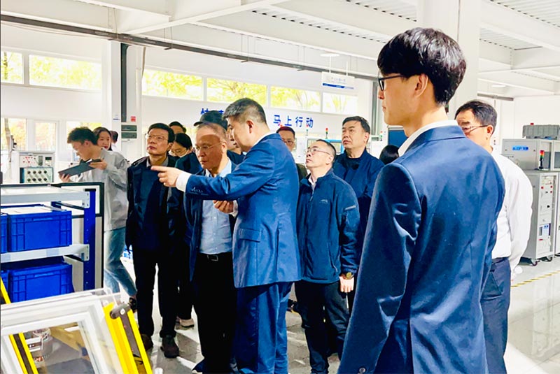 深化合作丨中國(guó)電器工業(yè)協(xié)會(huì)微電機(jī)分會(huì)八屆四次理事會(huì)一行到艾普智能參觀交流—AIP艾普